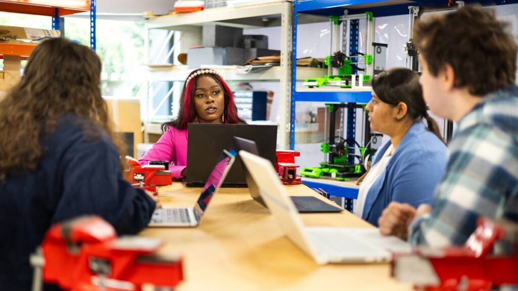 technical salespeople, classification of salespeople, type of salespeople